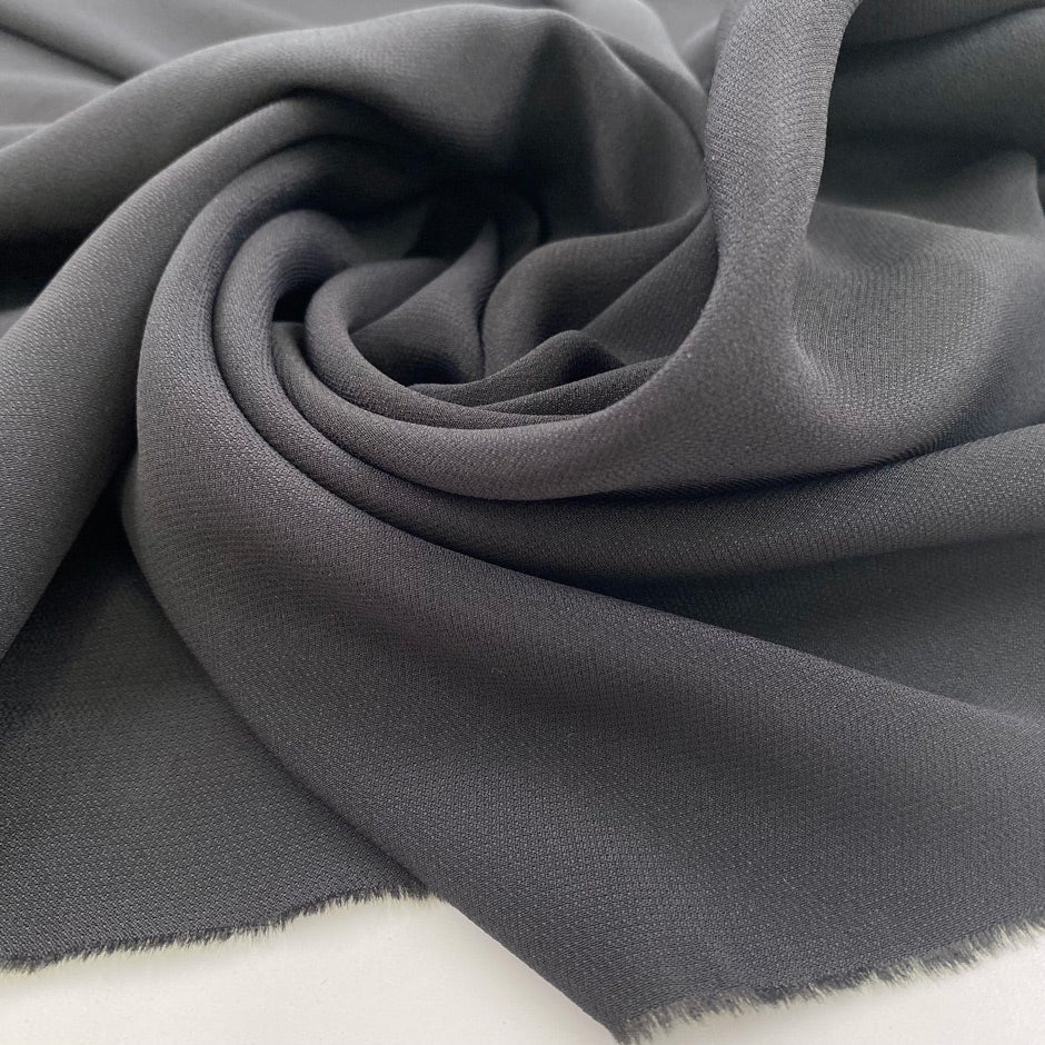 Silk acetate blend crêpe de chine fabric soft and falling. High quality deadstock fabric.
