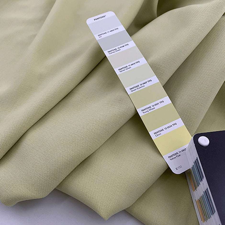 Irregular and fluid polyester and viscose crepe