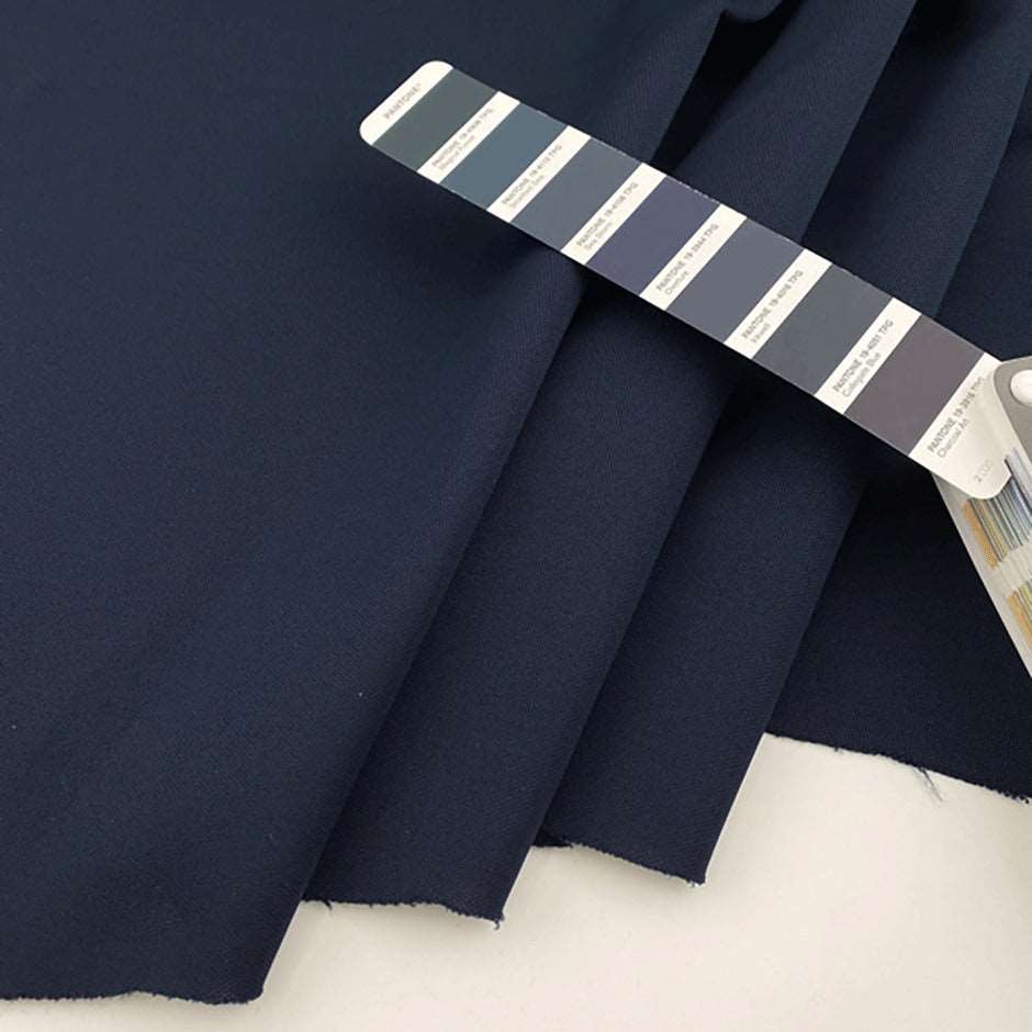 Compact and structured polyester jersey