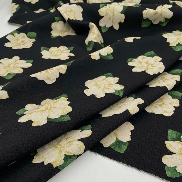 Soft virgin wool flannel with floral print
