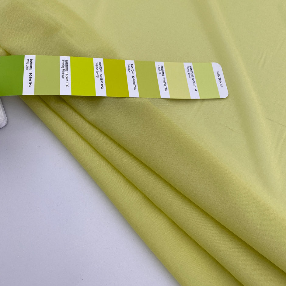 Transparent silk georgette in yellow solid color