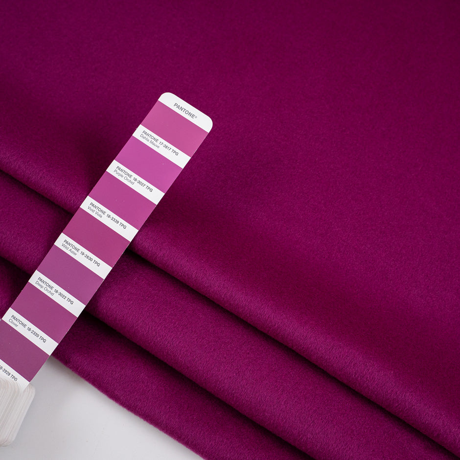 Soft violet coat made of virgin wool and cashmere. High quality deadstock fabric.