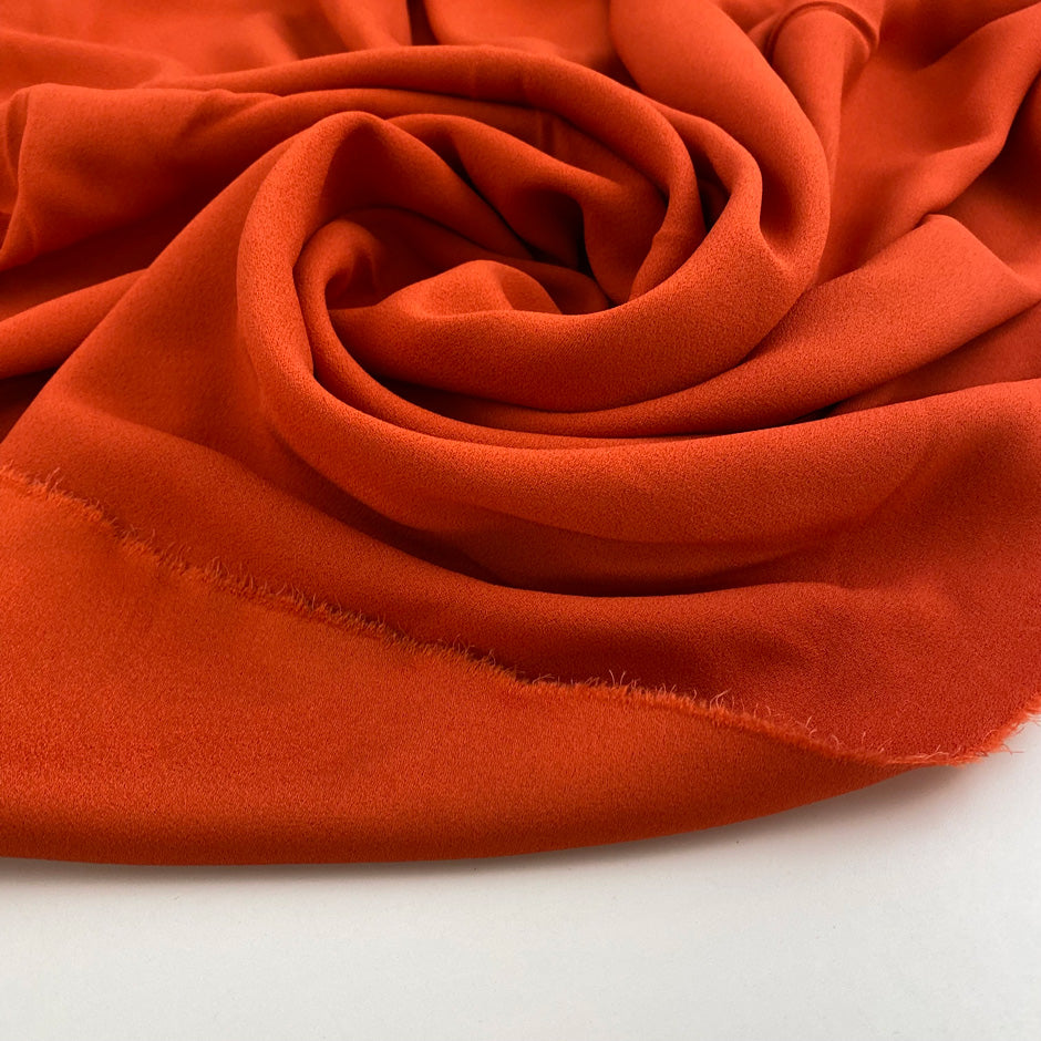 Double-face acetate viscose cady soft and droopy. High quality deadstock.