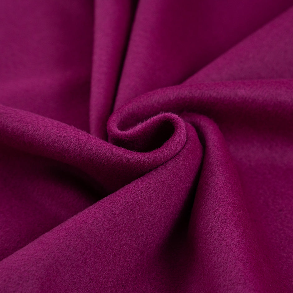 Soft violet coat made of virgin wool and cashmere. High quality deadstock fabric.