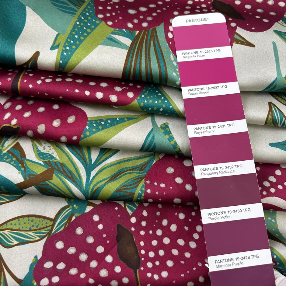 Crepe De Chine Polyester Printed With Leaves