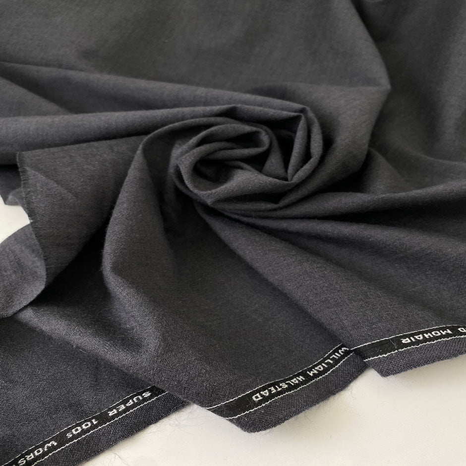 Lightweight and soft pure mohair wool in dark gray. Elegant and versatile, ideal for dresses, light jackets, skirts, or tailored trousers.
High-quality deadstock collected in Stock from a Maison de Couture in Italy.