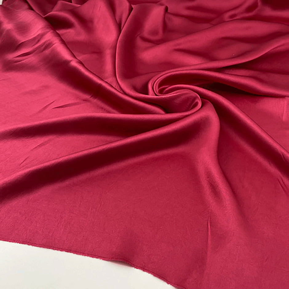 Polyester satin vintage effect soft and droopy