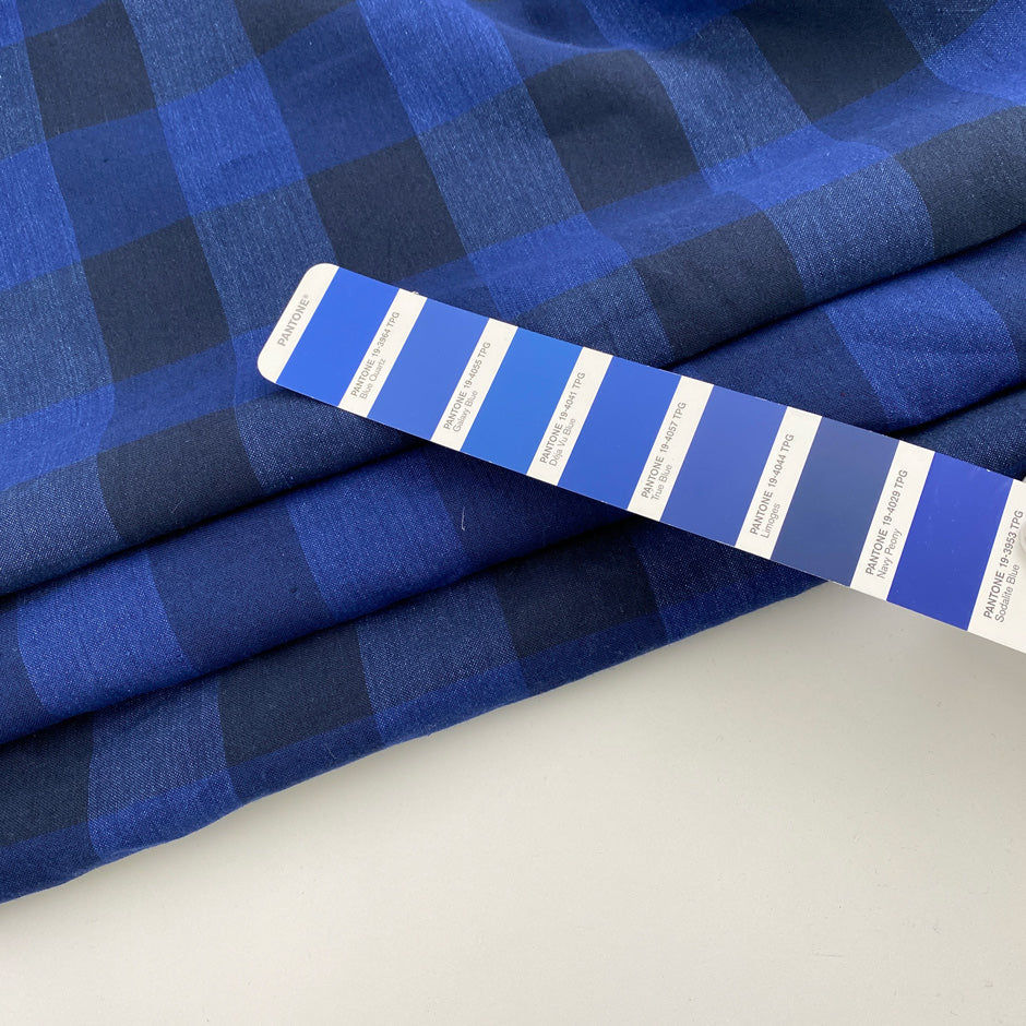 Blue checked cotton and linen canvas
