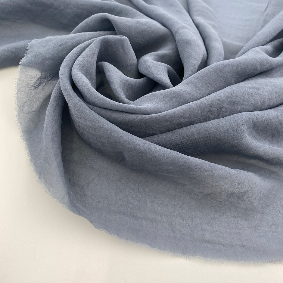 Transparent silk georgette in gray plain color