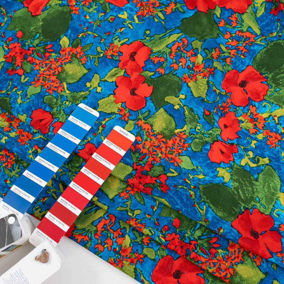 Falling floral patterned polyester crepe de chine. High quality deadstock fabric.