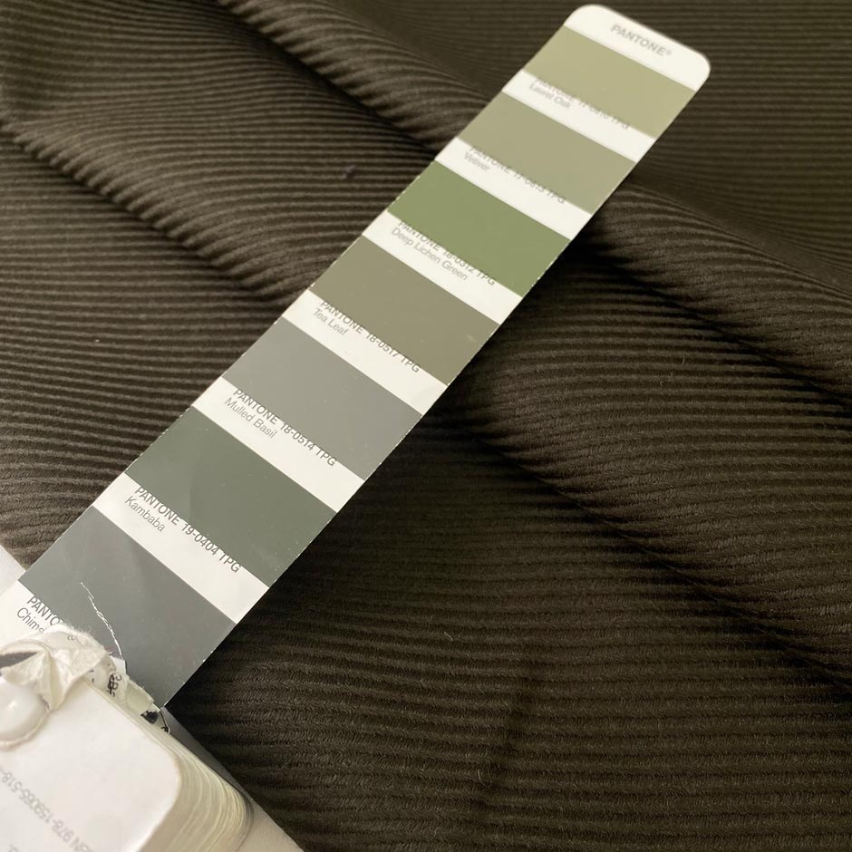 Elegant wool fabric with a diagonal line pattern. Soft, warm, and versatile, perfect for jackets, skirts, trousers, and dresses.High-quality deadstock collected in Stock from a Maison de Couture in Italy.