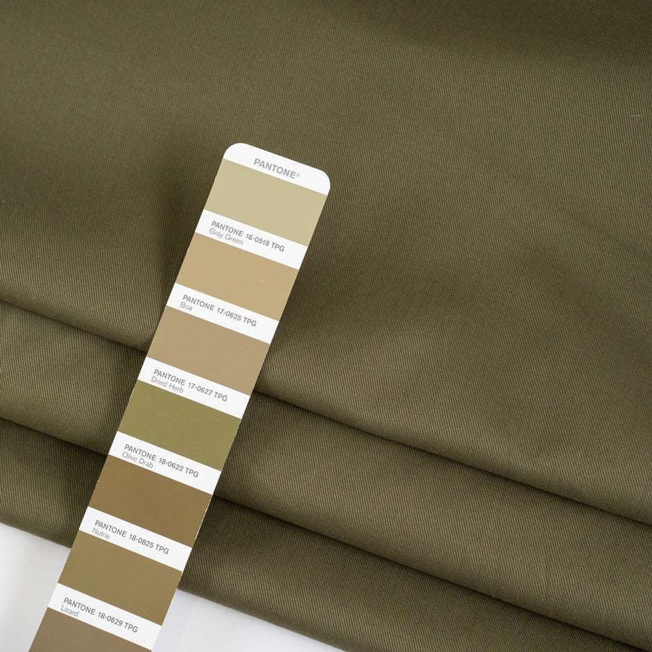 Stretched and structured plain green cotton gabardine - High quality deadstock
