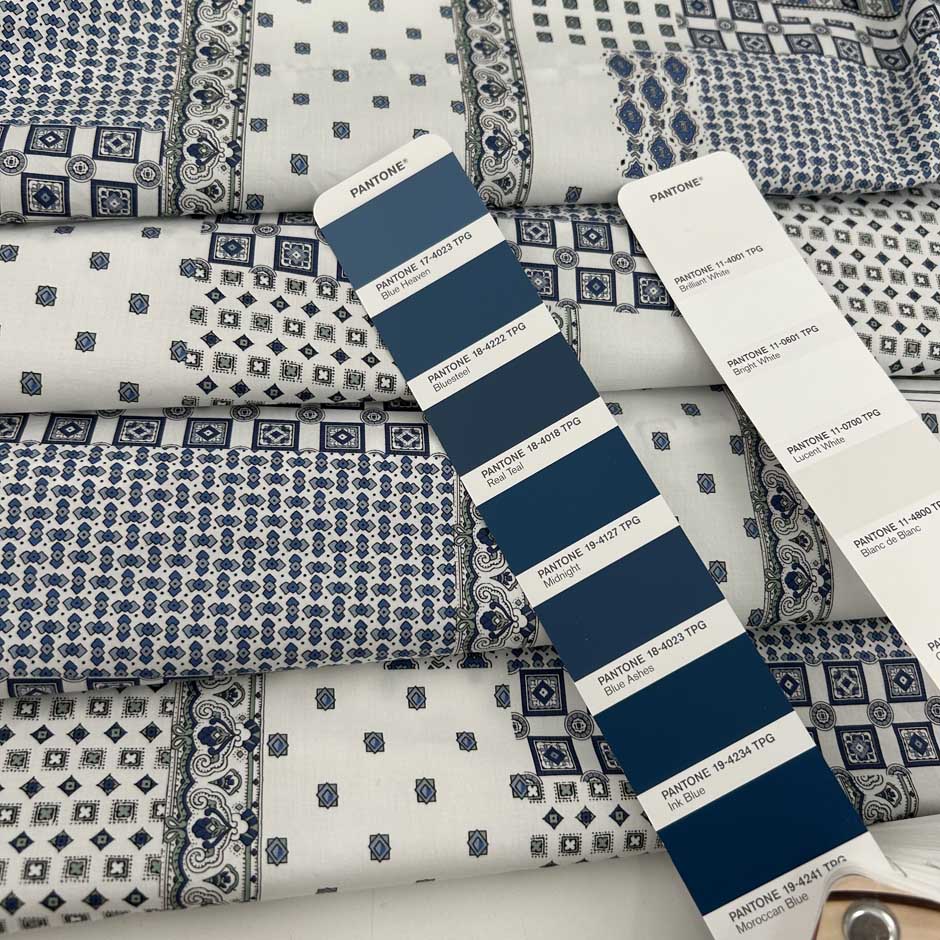 Blue and white stretch cotton poplin with a tie pattern, exceptionally soft. High-quality deadstock collected in Stock from a Maison de Couture in Italy.