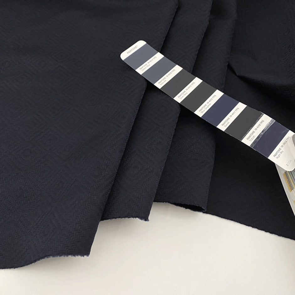 Jacquard polyester cloth keeps the shape