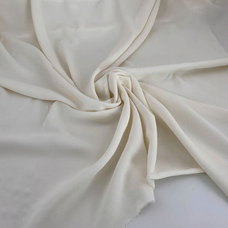 Wool and viscose yarns worked as falling piquet type